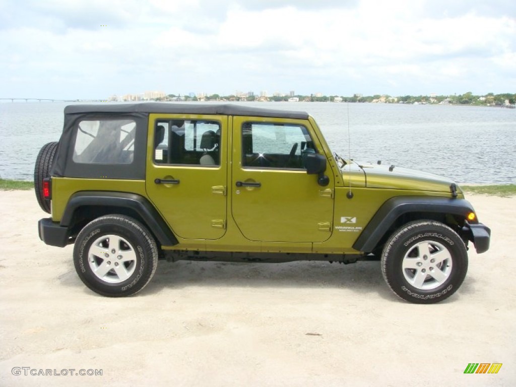 2007 Wrangler Unlimited X 4x4 - Rescue Green Metallic / Dark Slate Gray/Medium Slate Gray photo #8