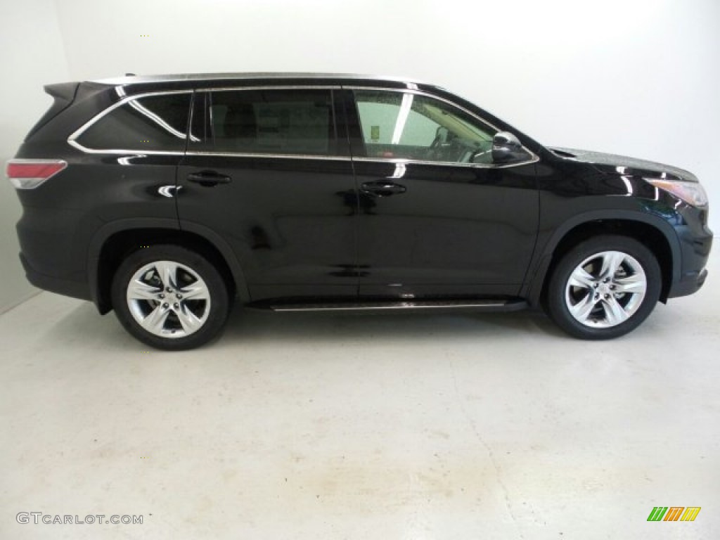 Attitude Black Metallic Toyota Highlander