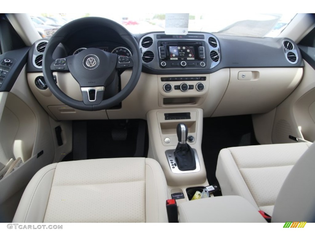Sandstone Interior 2015 Volkswagen Tiguan SEL Photo #97634770