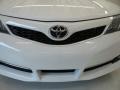 2014 Super White Toyota Camry SE  photo #5