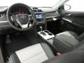 2014 Super White Toyota Camry SE  photo #15