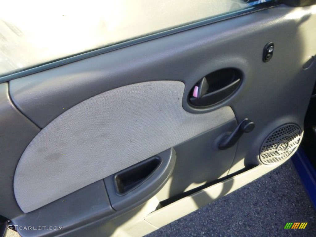 2003 ION 2 Sedan - Bright Blue / Gray photo #11