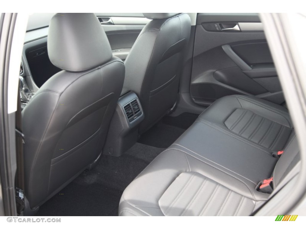 2015 Passat SE Sedan - Platinum Gray Metallic / Titan Black photo #23