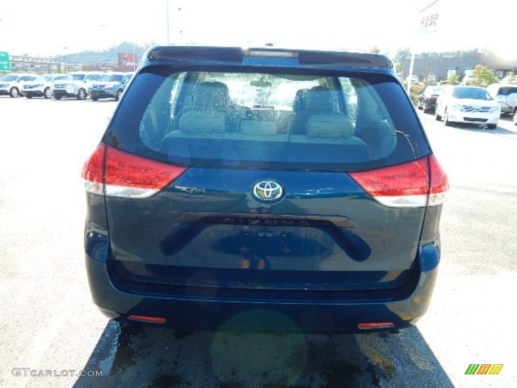2011 Sienna V6 - South Pacific Blue Pearl / Bisque photo #9