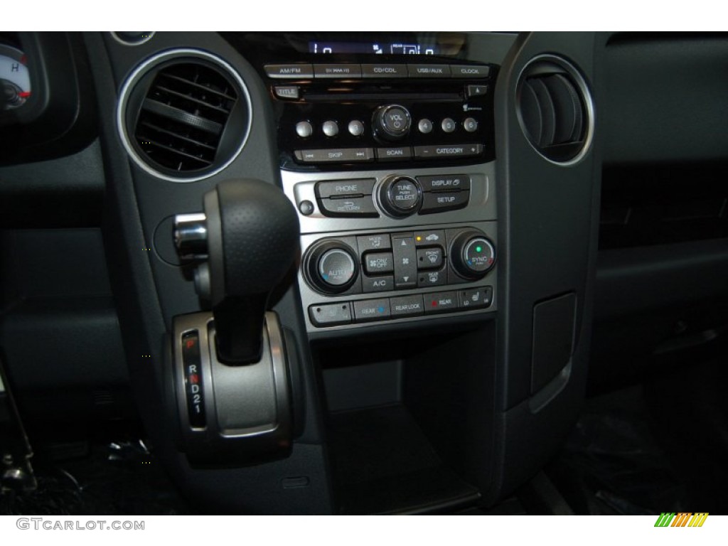 2015 Pilot EX-L - Modern Steel Metallic / Black photo #17