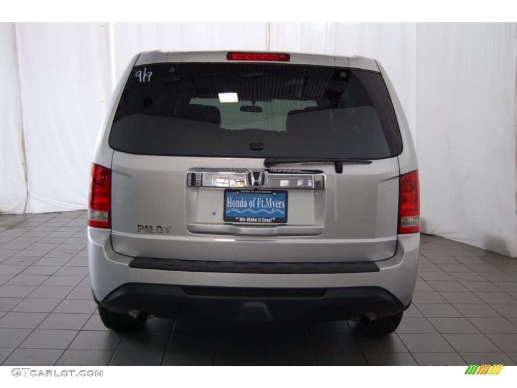 2015 Pilot LX - Alabaster Silver Metallic / Gray photo #8