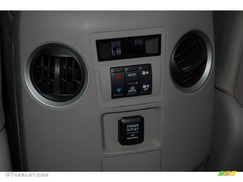 2015 Pilot LX - Alabaster Silver Metallic / Gray photo #23