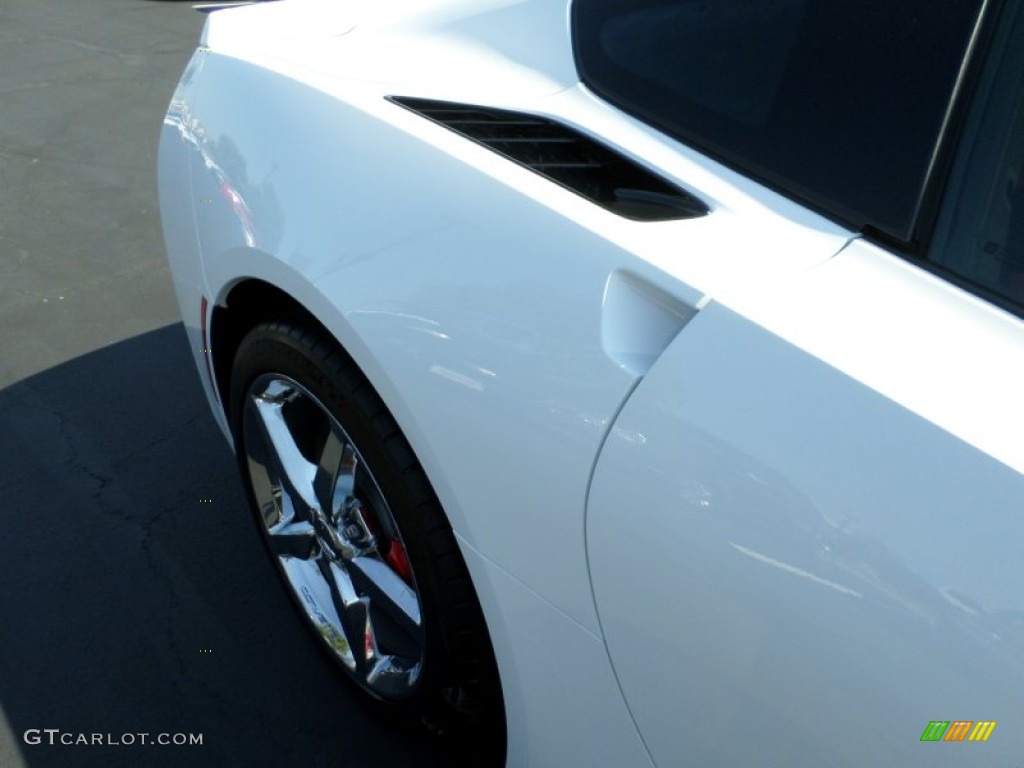 2015 Corvette Stingray Coupe - Arctic White / Adrenaline Red photo #17