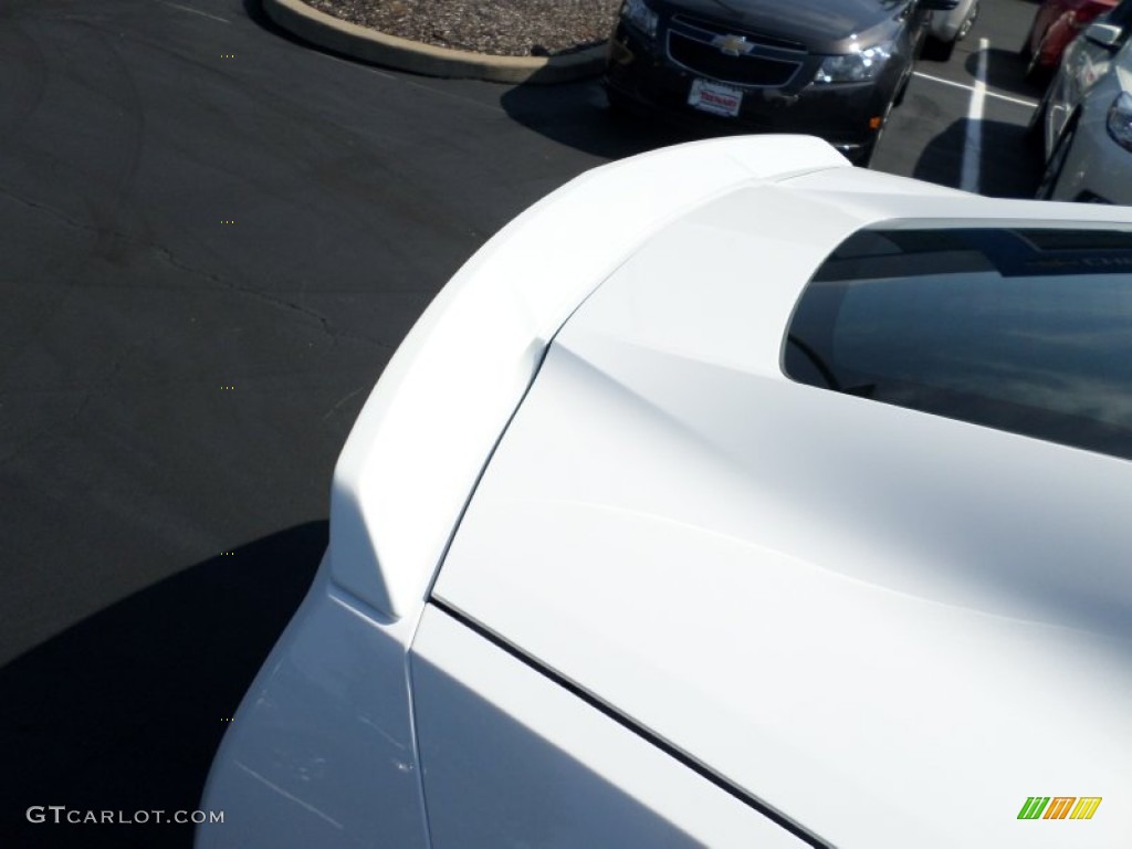 2015 Corvette Stingray Coupe - Arctic White / Adrenaline Red photo #25