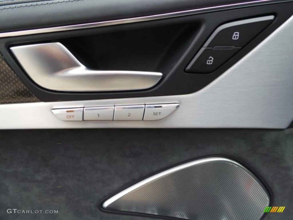 2015 Audi S8 quattro S Controls Photo #97666770