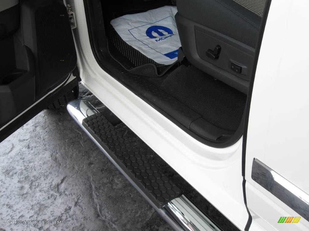 2009 Ram 1500 SLT Quad Cab - Stone White / Dark Slate/Medium Graystone photo #9