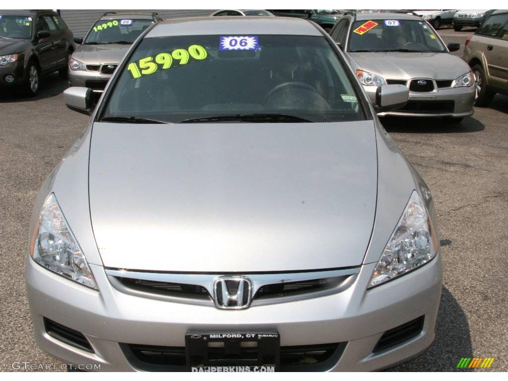 2006 Accord LX Sedan - Alabaster Silver Metallic / Gray photo #2
