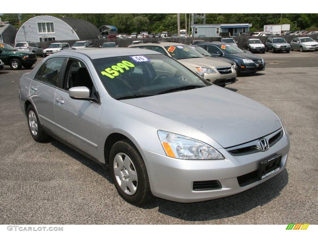 2006 Accord LX Sedan - Alabaster Silver Metallic / Gray photo #3