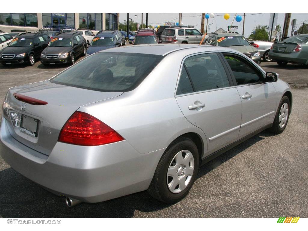 2006 Accord LX Sedan - Alabaster Silver Metallic / Gray photo #5