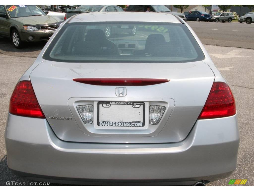 2006 Accord LX Sedan - Alabaster Silver Metallic / Gray photo #6