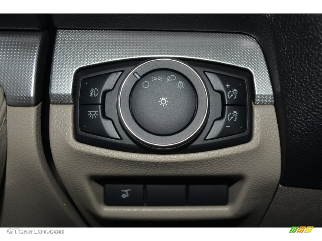 2015 Explorer XLT - Ingot Silver / Medium Light Stone photo #25