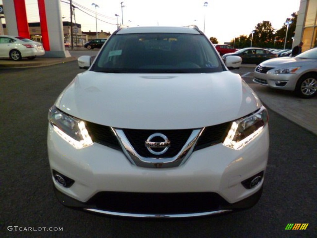 2015 Rogue SV AWD - Pearl White / Charcoal photo #2