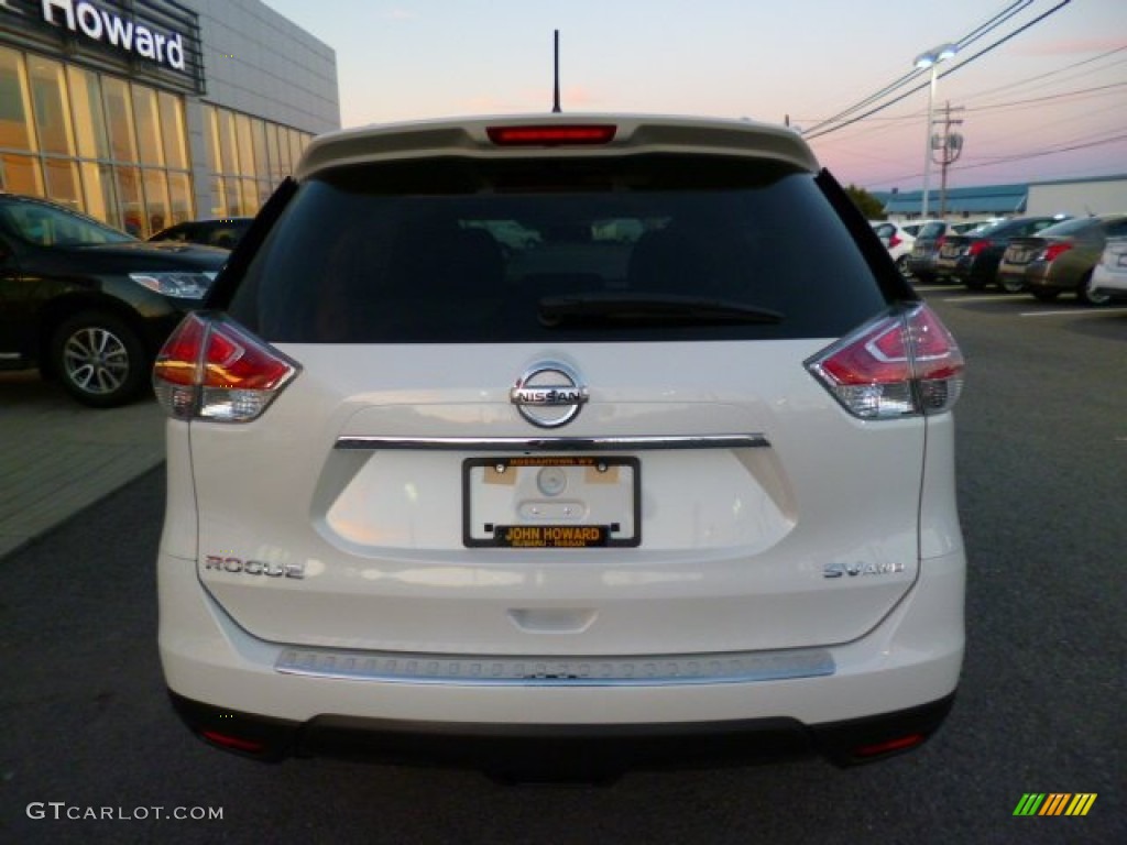 2015 Rogue SV AWD - Pearl White / Charcoal photo #6