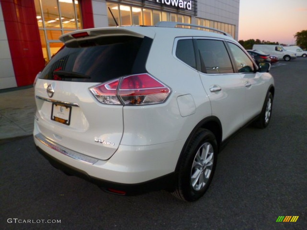 2015 Rogue SV AWD - Pearl White / Charcoal photo #7