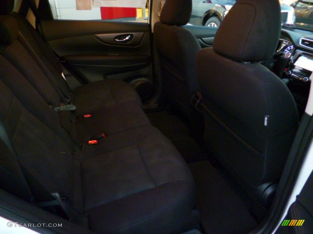 2015 Rogue SV AWD - Pearl White / Charcoal photo #11