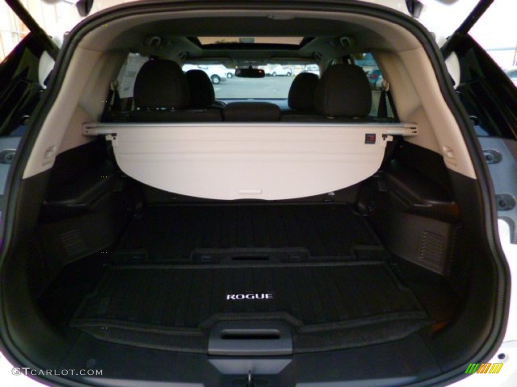 2015 Rogue SV AWD - Pearl White / Charcoal photo #12