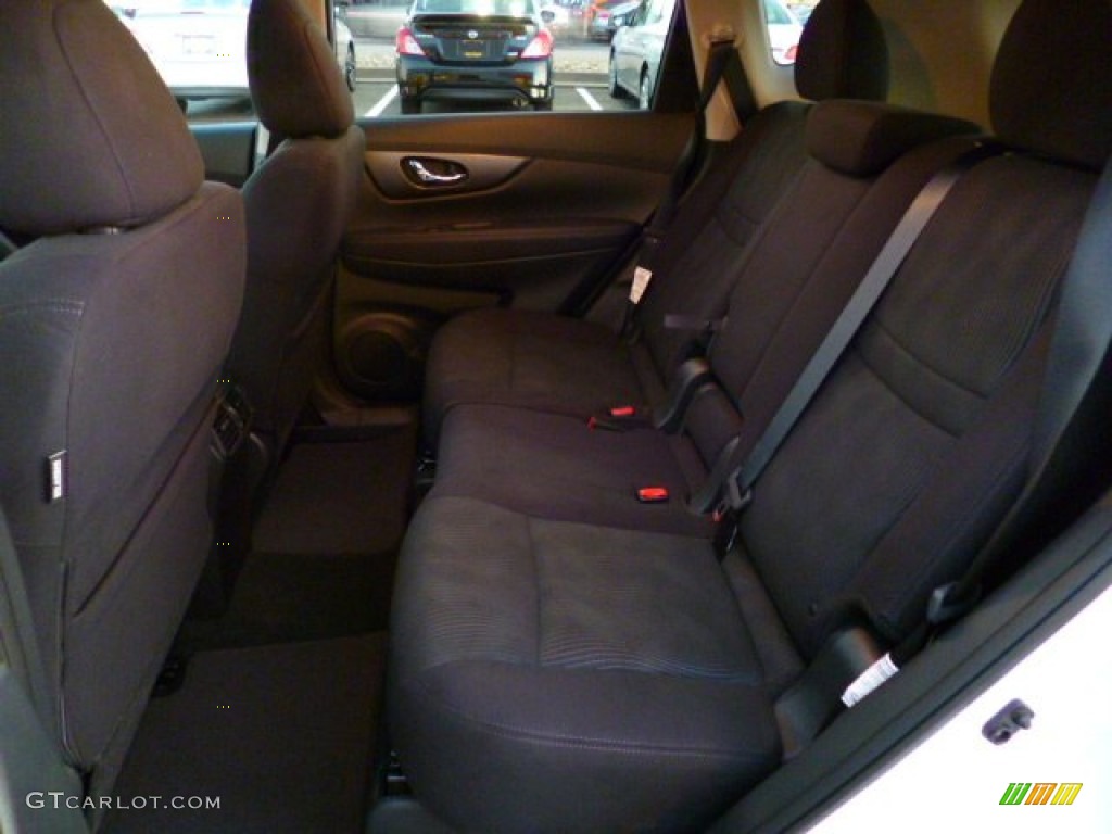 2015 Rogue SV AWD - Pearl White / Charcoal photo #13