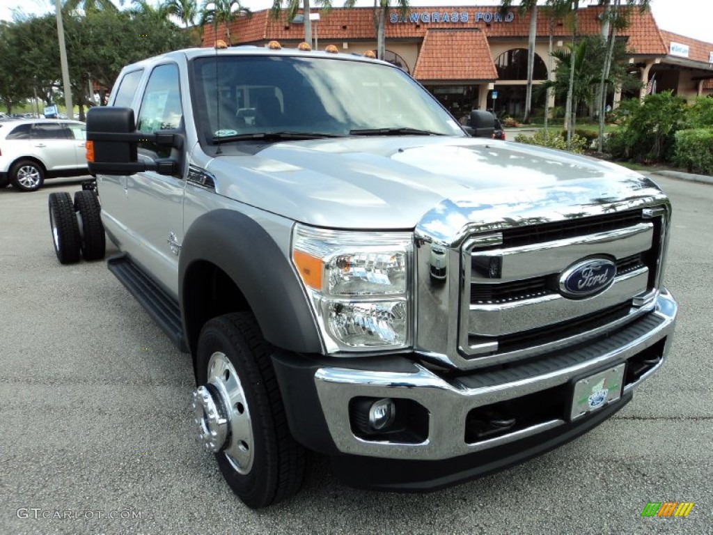 2015 F550 Super Duty Lariat Crew Cab 4x4 Chassis - Ingot Silver Metallic / Black photo #2