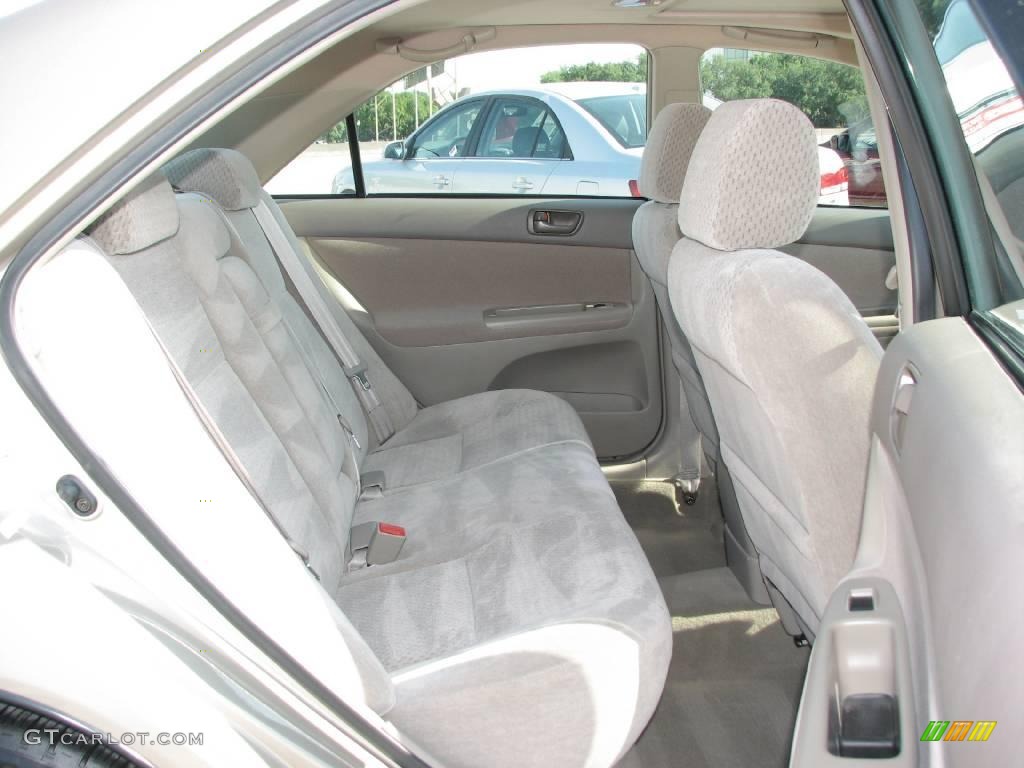 2003 Camry LE - Desert Sand Mica / Taupe photo #11