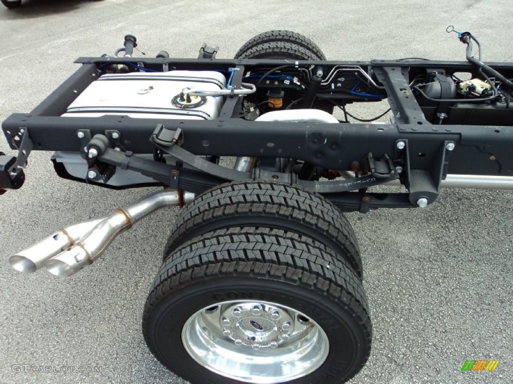 2015 Ford F550 Super Duty Lariat Crew Cab 4x4 Chassis Undercarriage Photo #97705362