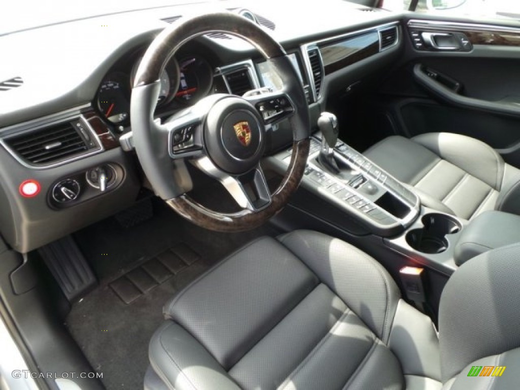 Black Interior 2015 Porsche Macan S Photo #97717035