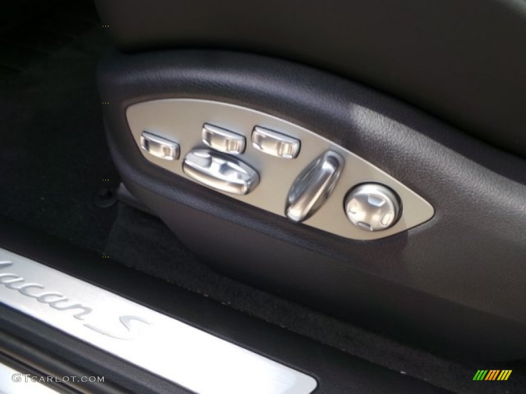2015 Porsche Macan S Controls Photo #97717071
