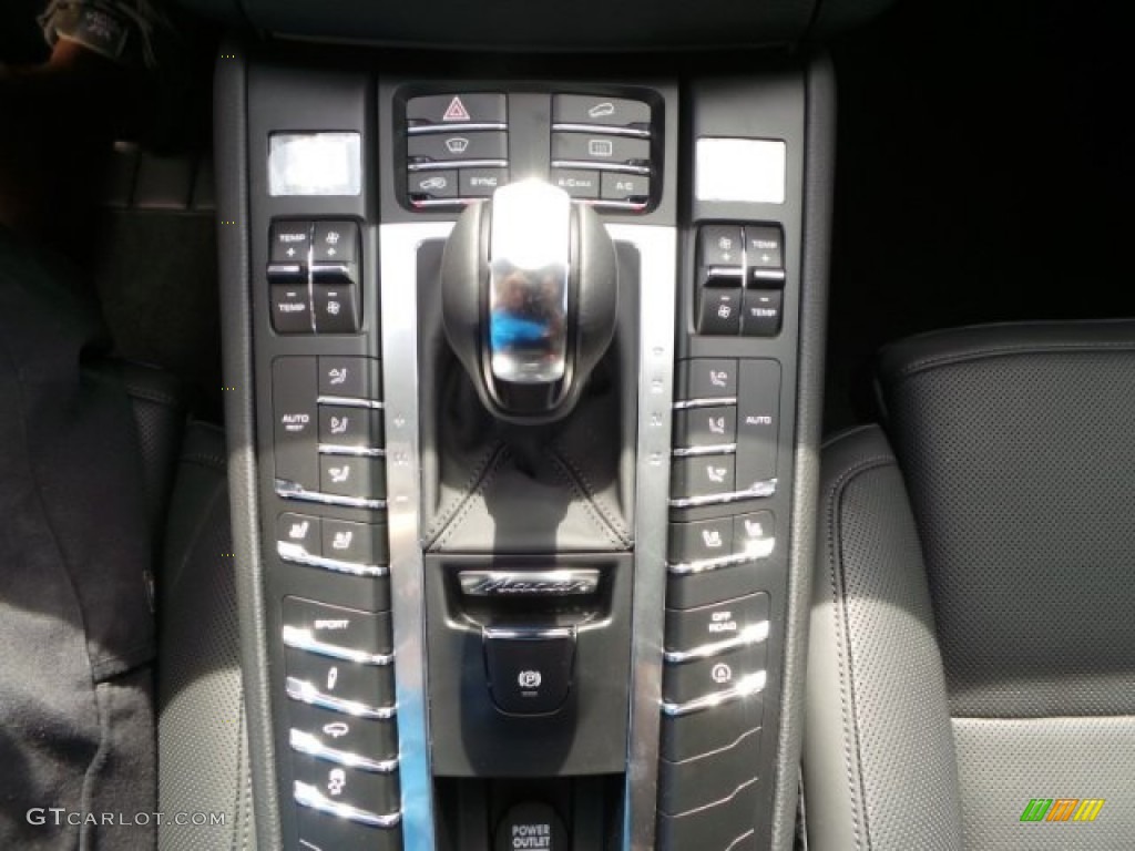 2015 Porsche Macan S Controls Photo #97717209