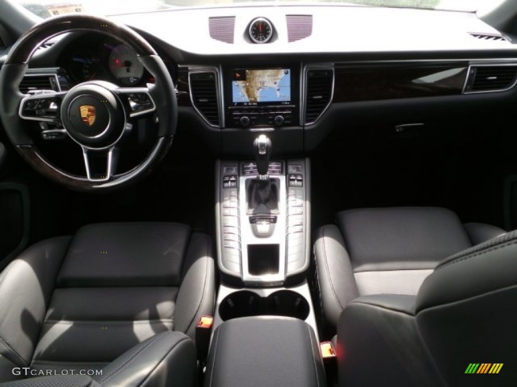 2015 Porsche Macan S Black Dashboard Photo #97717332
