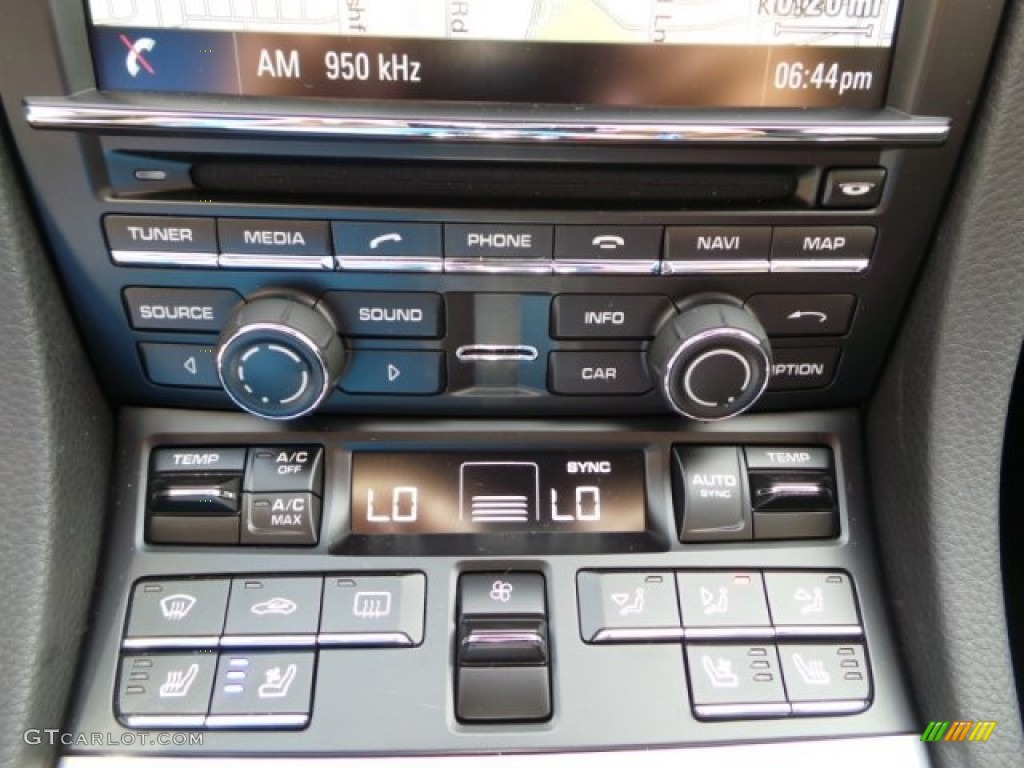 2015 Porsche Boxster Standard Boxster Model Controls Photo #97718352