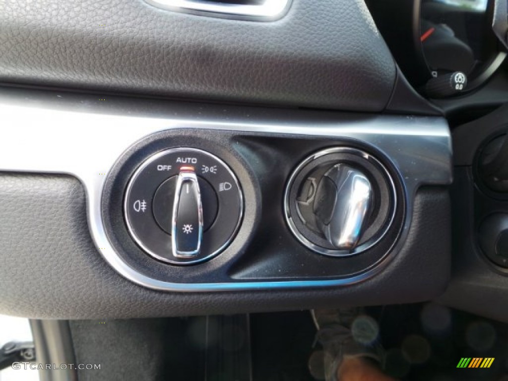2015 Porsche Boxster Standard Boxster Model Controls Photo #97718391