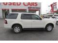 2009 White Suede Ford Explorer XLT  photo #8