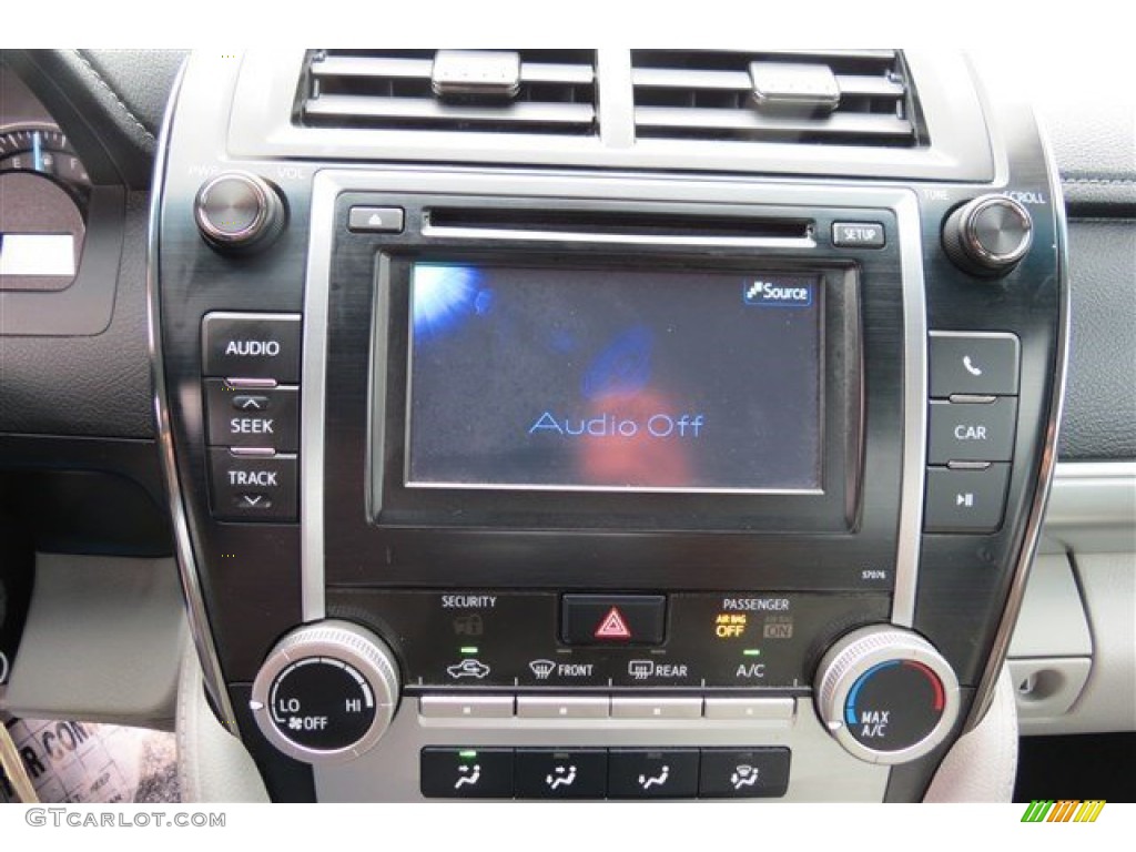 2014 Camry L - Attitude Black Metallic / Ivory photo #15