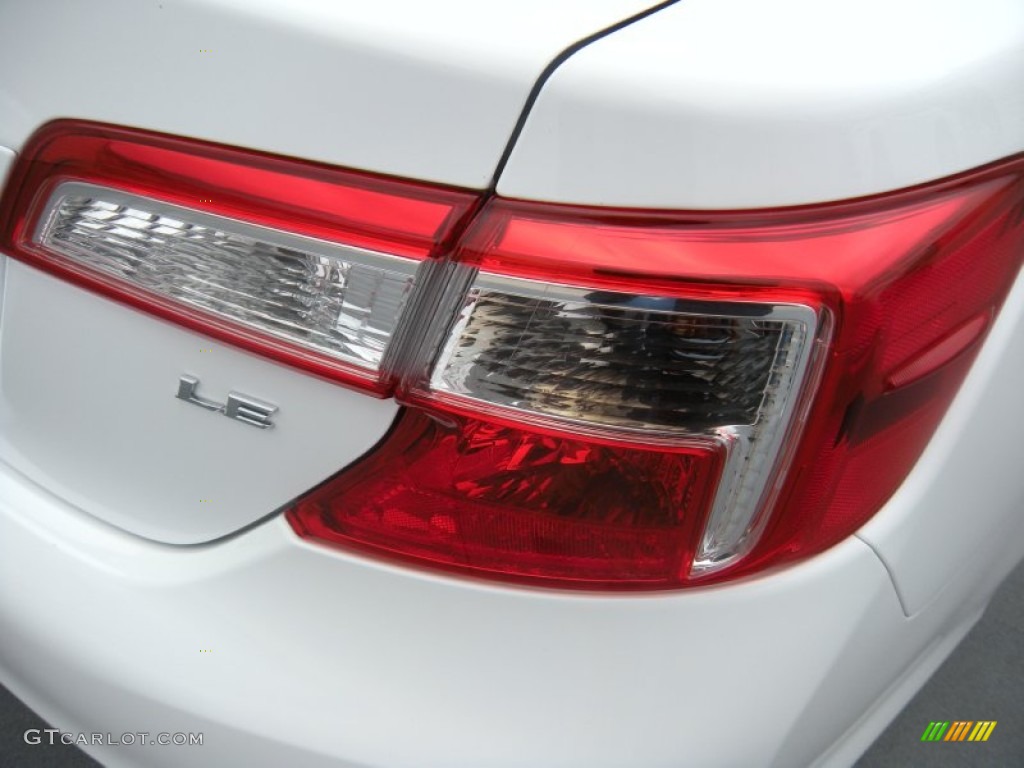 2014 Camry LE - Super White / Ivory photo #11