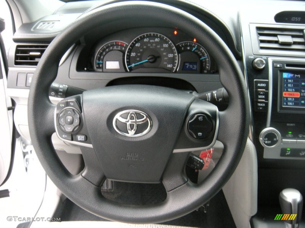 2014 Camry LE - Super White / Ivory photo #39