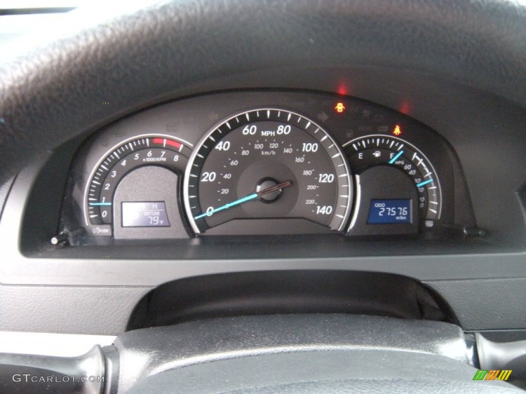 2014 Camry LE - Super White / Ivory photo #40