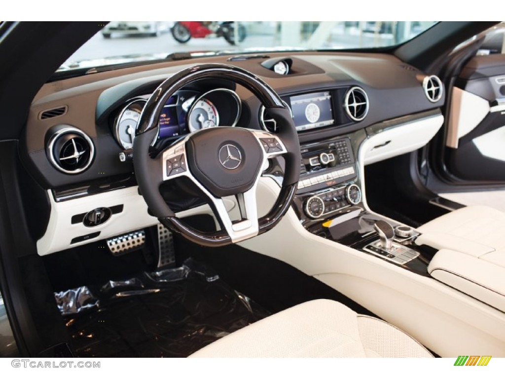 Porcelain/Black Interior 2015 Mercedes-Benz SL 550 Roadster Photo #97733415