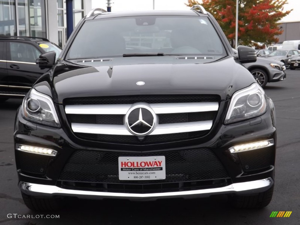 2015 GL 550 4Matic - Black / Black photo #2