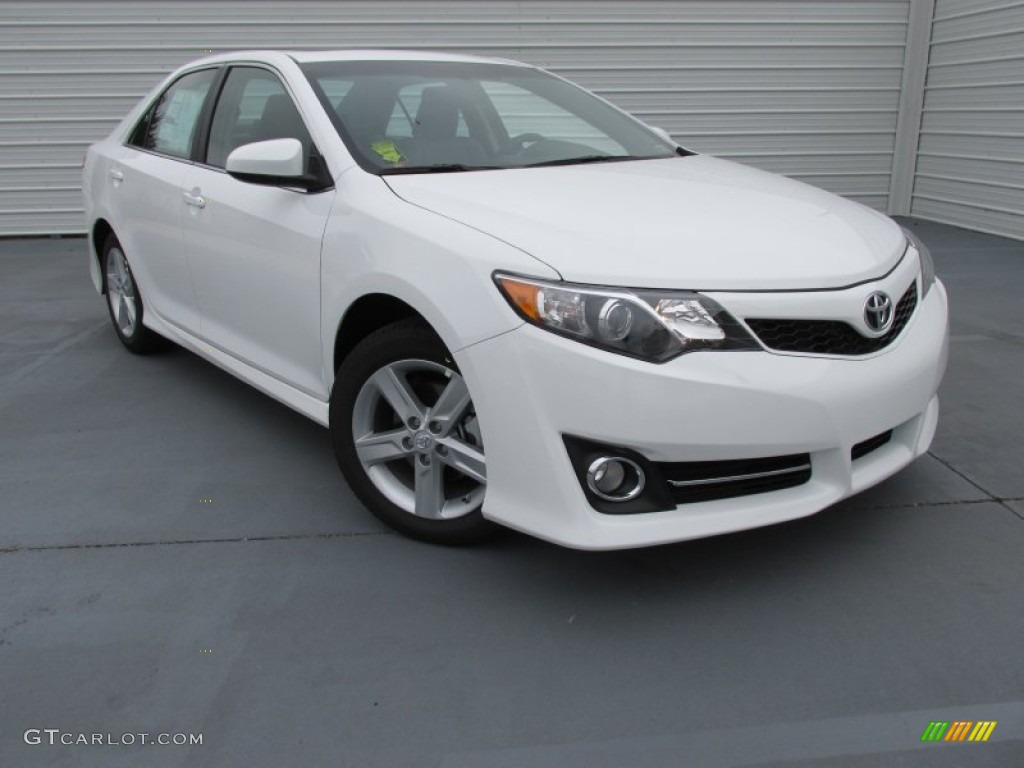 2014 Camry SE - Super White / Black/Ash photo #1