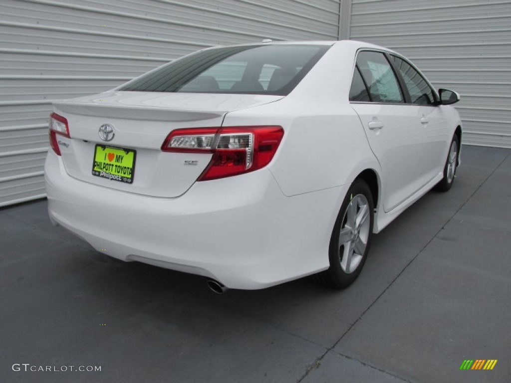 2014 Camry SE - Super White / Black/Ash photo #4