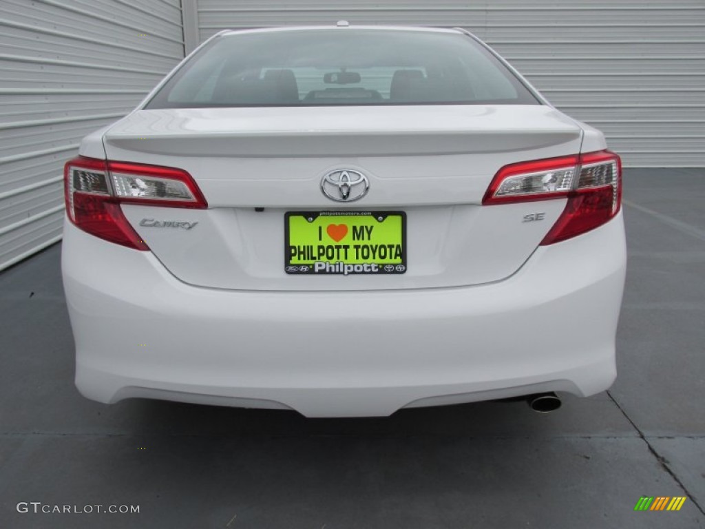2014 Camry SE - Super White / Black/Ash photo #5
