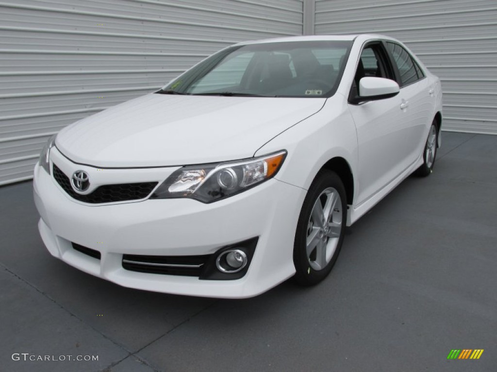 2014 Camry SE - Super White / Black/Ash photo #7