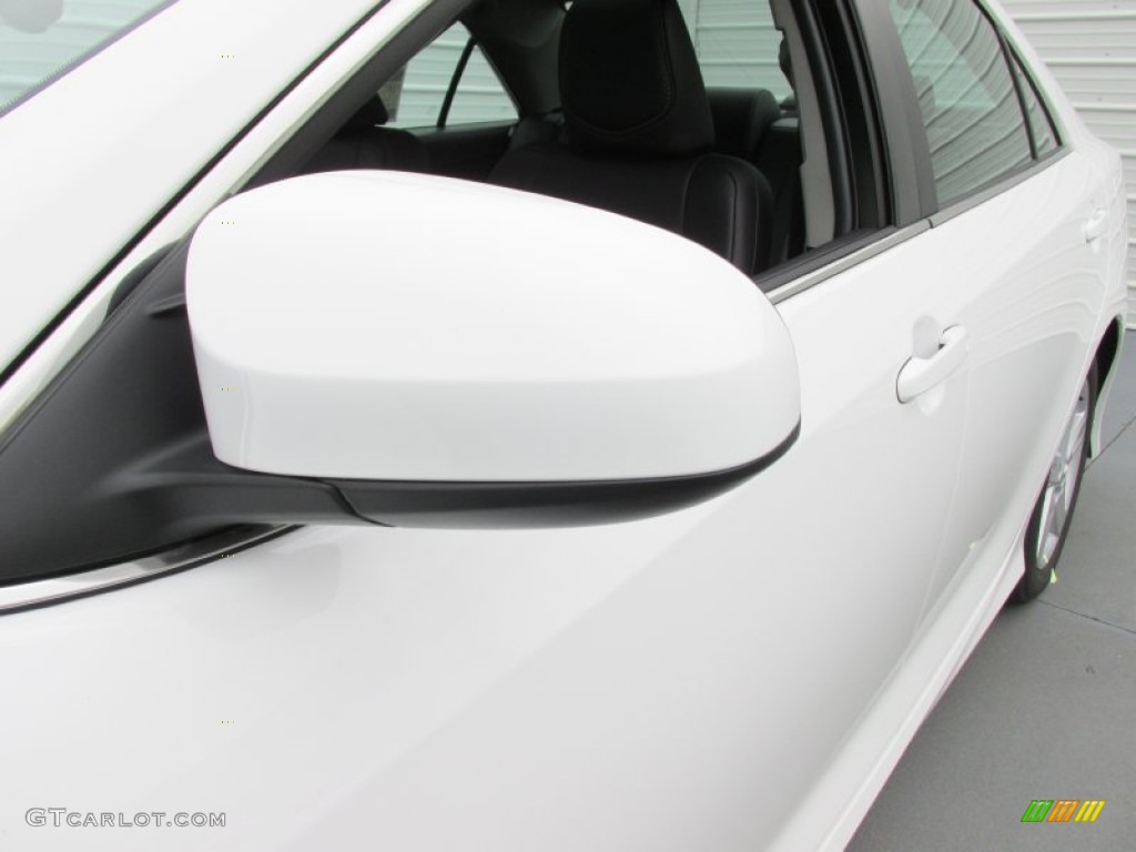 2014 Camry SE - Super White / Black/Ash photo #12