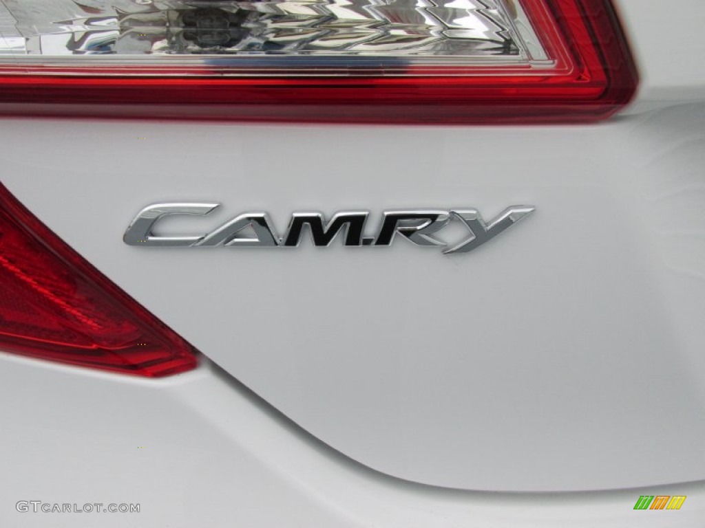 2014 Camry SE - Super White / Black/Ash photo #14