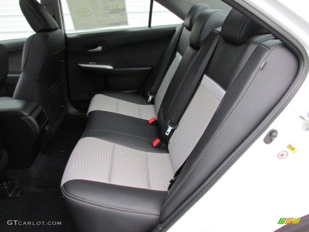 2014 Camry SE - Super White / Black/Ash photo #20