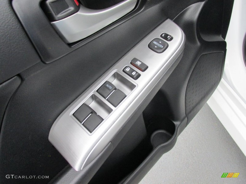 2014 Camry SE - Super White / Black/Ash photo #22